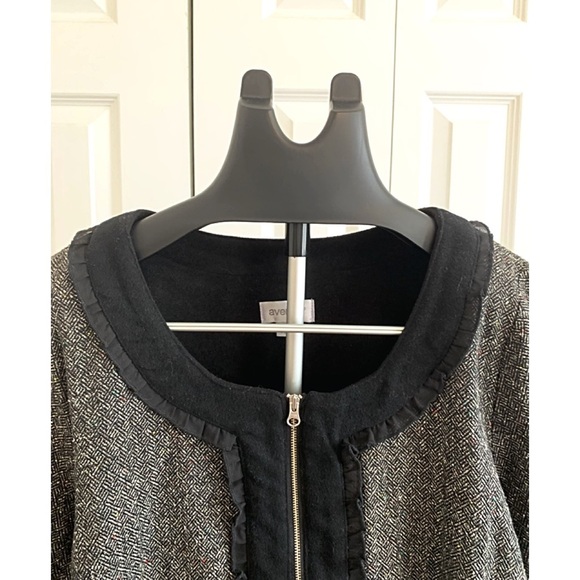 AVENUE Herringbone Salt / Pepper 3/4 Sleeve Jacket - Picture 3 of 8